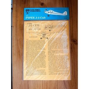 PMI 203 Paper Models international 1940 Piper J-3 Cub 1:24 Scale Card Model NOS